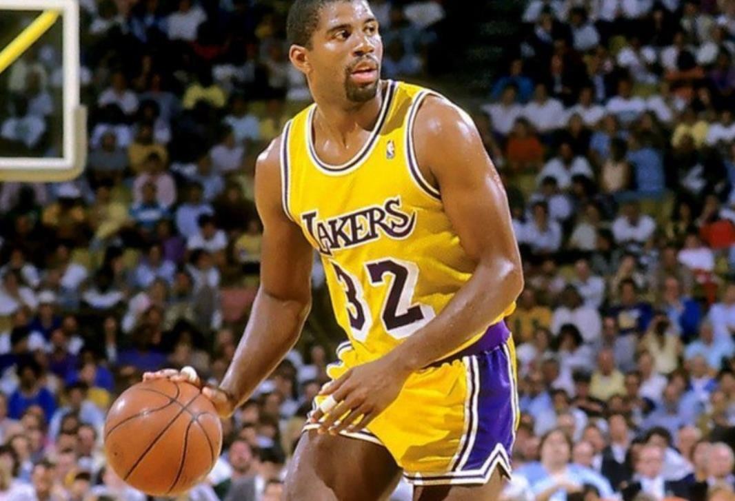 nba中锋动作有哪些(技术的代名词！美媒评选NBA球星十大招牌动作：一招吃遍天下)
