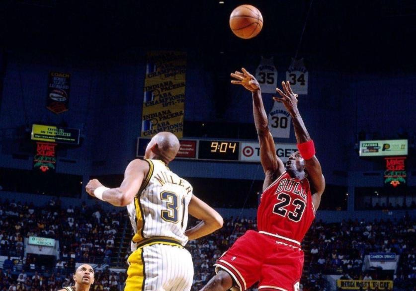 nba中锋动作有哪些(技术的代名词！美媒评选NBA球星十大招牌动作：一招吃遍天下)