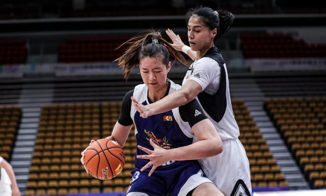 新疆女篮94 - 62东莞女篮