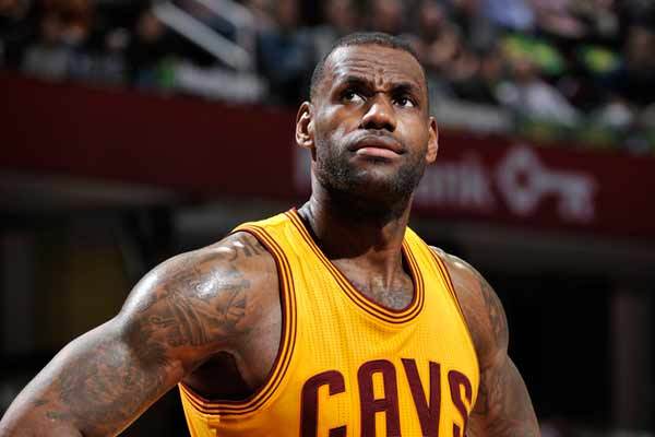 詹姆斯 - 尼克斯