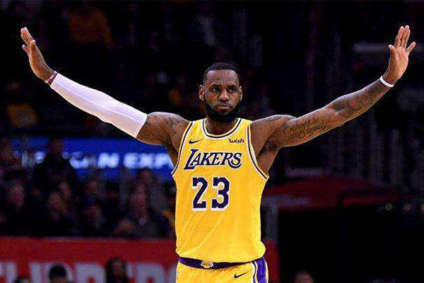 勒布朗·詹姆斯