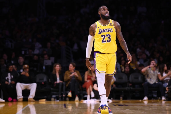 勒布朗·詹姆斯