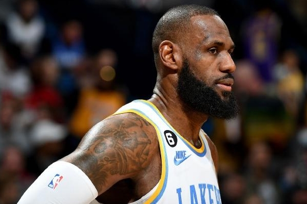 勒布朗·詹姆斯